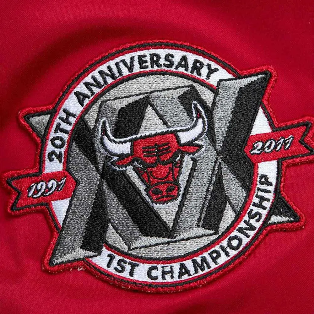 Chicago Bulls Vintage Logo Red Lightweight Satin Jacket