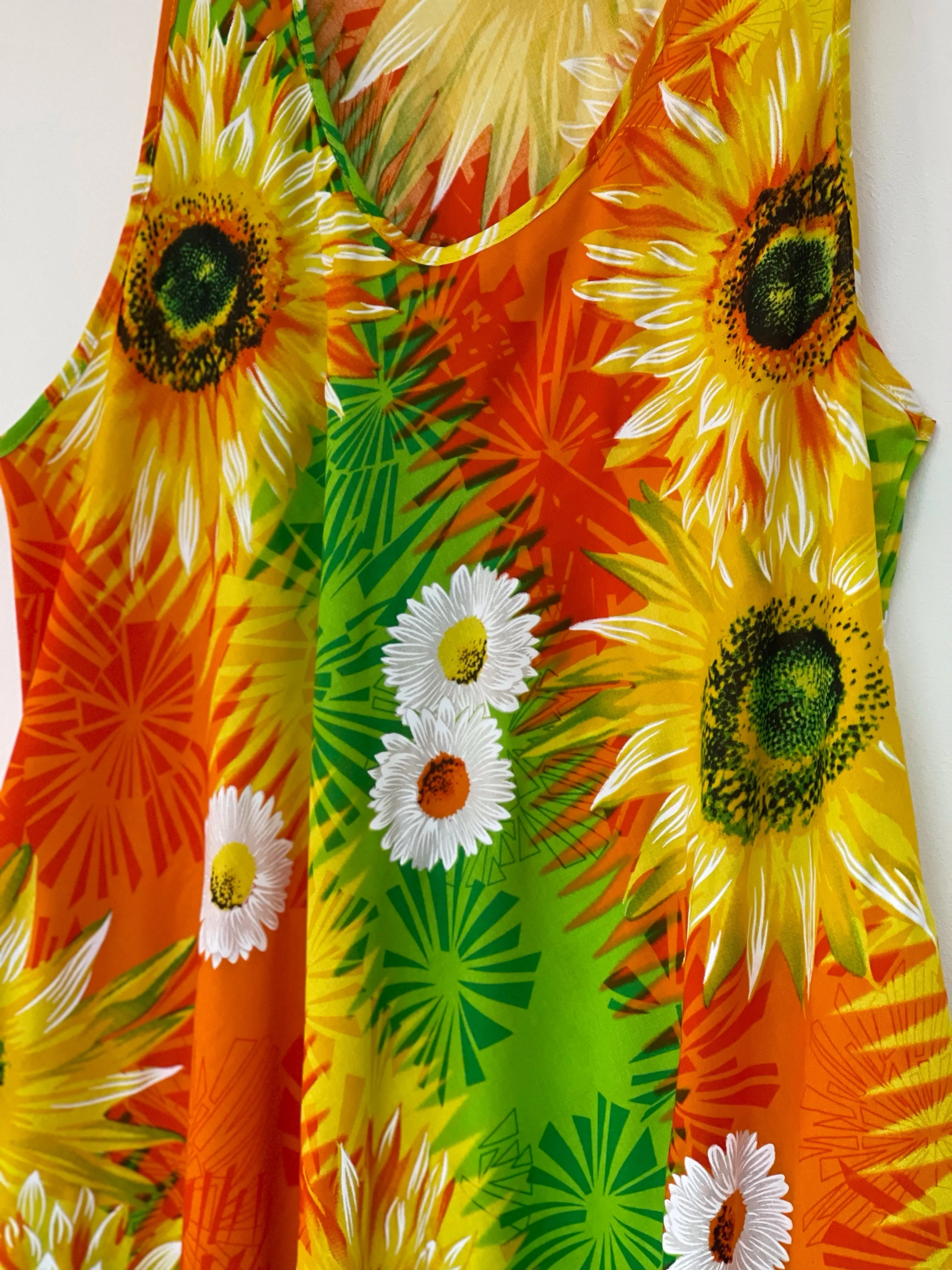 DELICIOUS SUNFLOWER TUNIC / DRESS SIZE M / L XL (SF10)