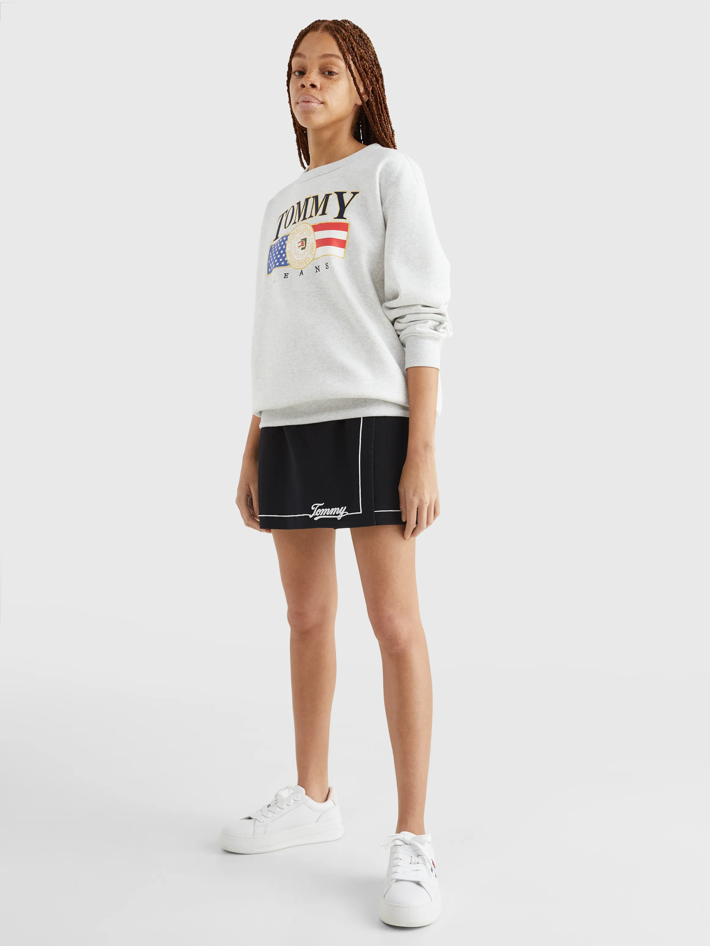 Logo Applique Relaxed Fit Sweatshirt | Sweatshirts & Hoodies | Tommy Jeans