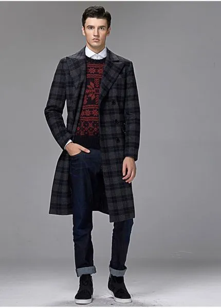 Long wool coat for men with double breast checkered pattern