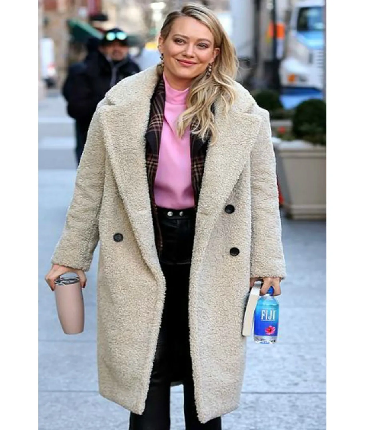 Younger Kelsey Peters Fur Coat | Hilary Duff Younger Season 7 Coat